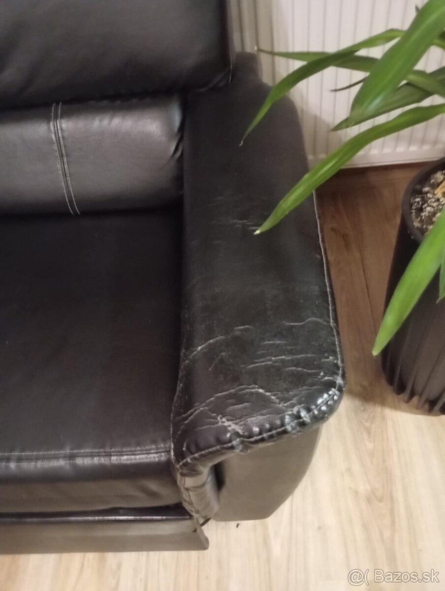 Čierny kožený gauč - 6