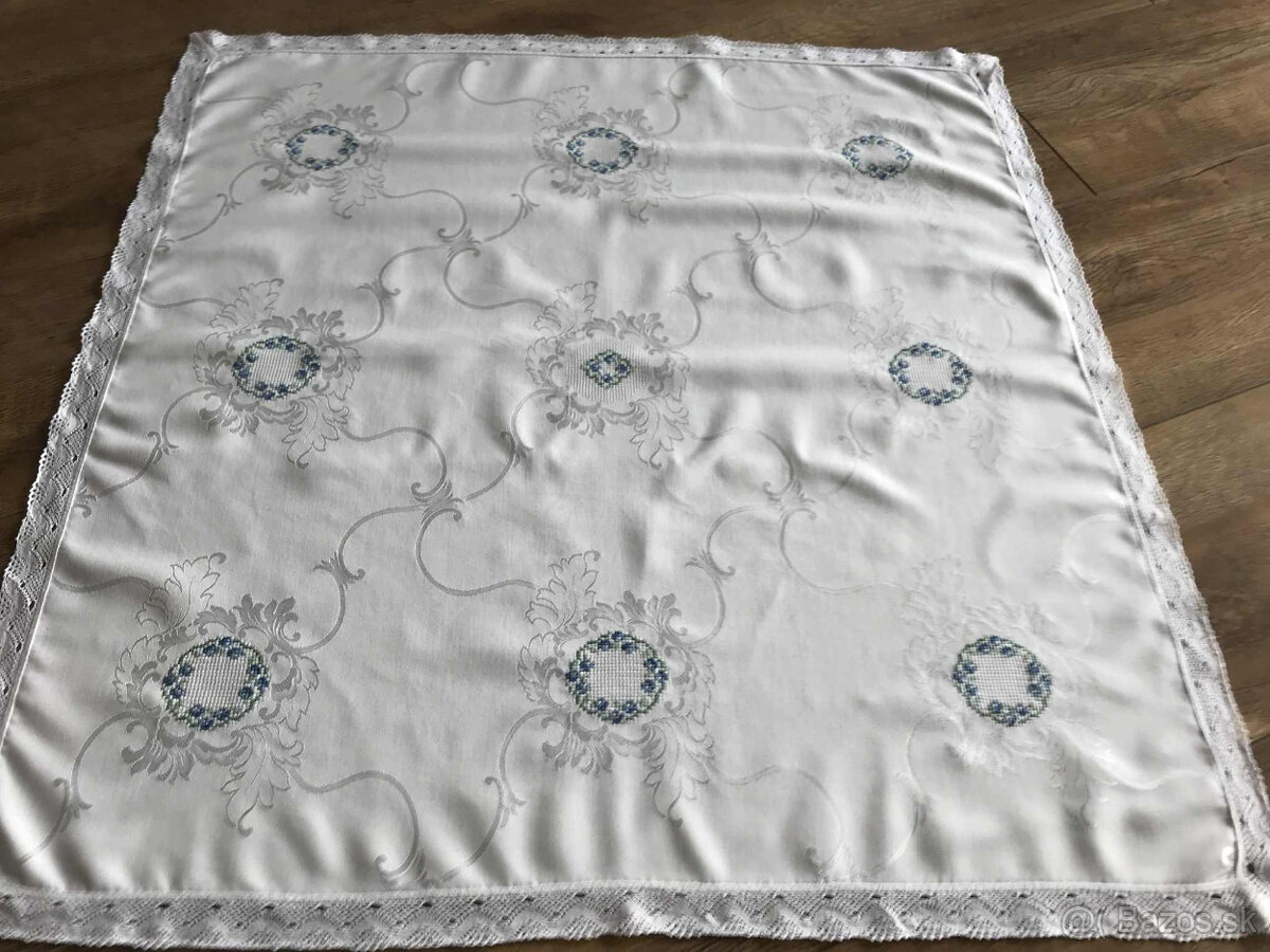 zaclonka a vyšivaný obrus - 6