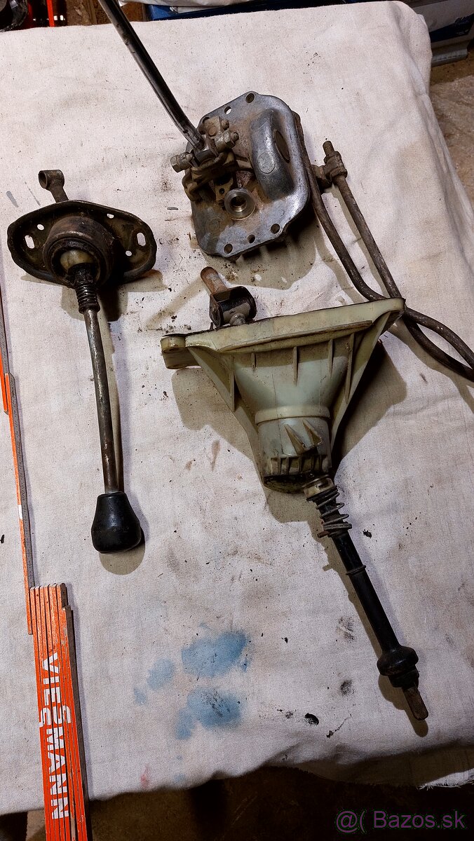 vzduchové filtre,kulisa radiacej paky,pedale,nadržka,brz.val - 6
