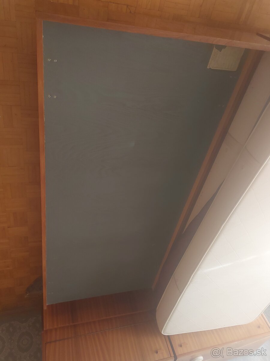 Darujem retro drevenú spálňu. - 6