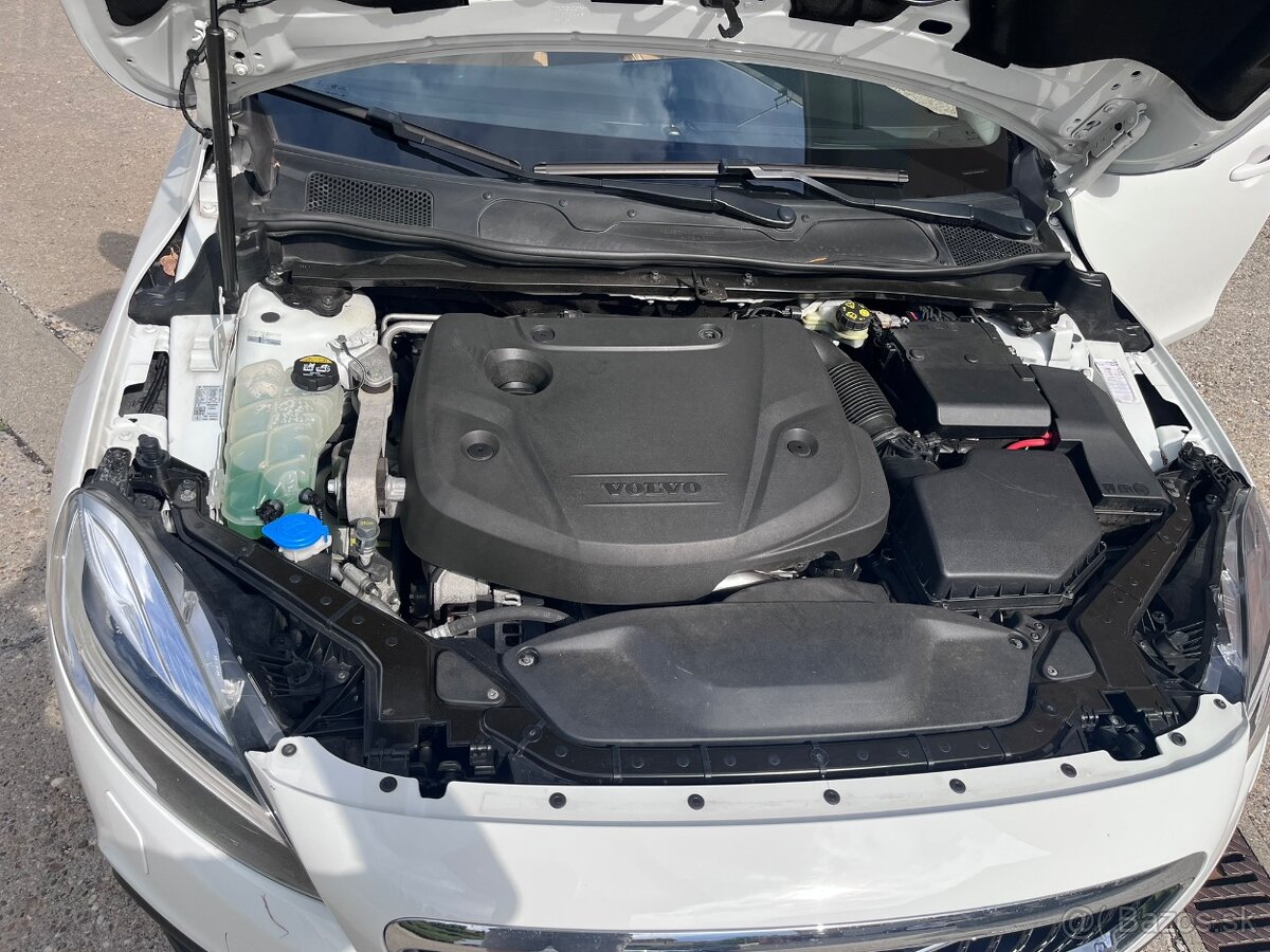 Volvo V40 Cross Country - 6