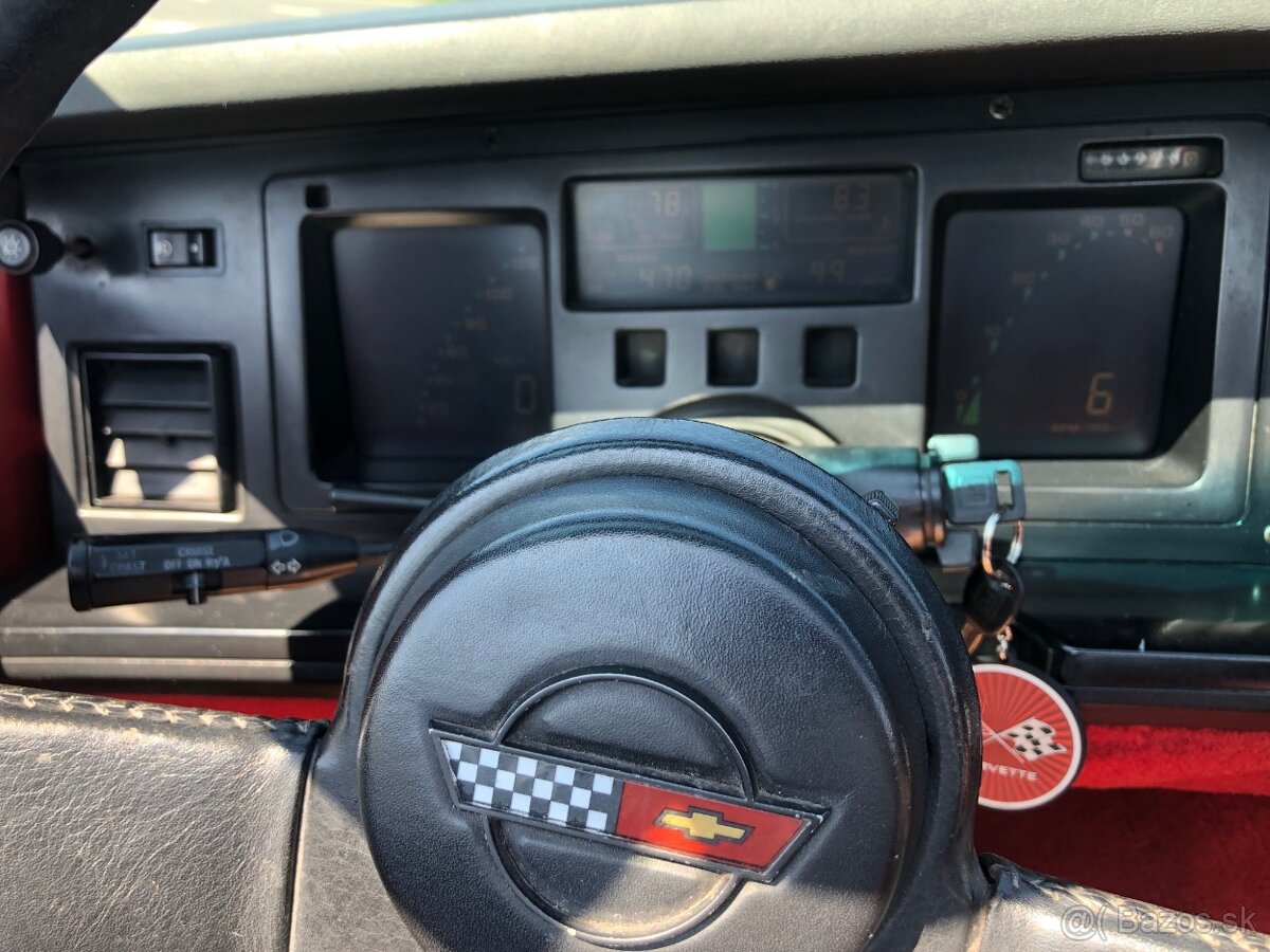 1989 Chevrolet Corvette C4 Convertible - 6