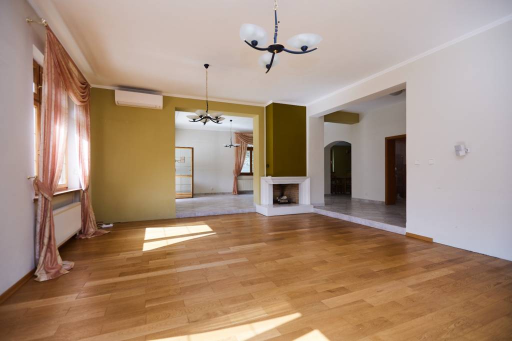 NA PREDAJ -MESTSKÁ 2- GENERAČNÁ VILA -TOPASOVÁ UL. - 6