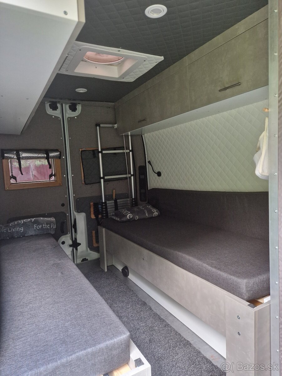 Renault Master Campervan - 6