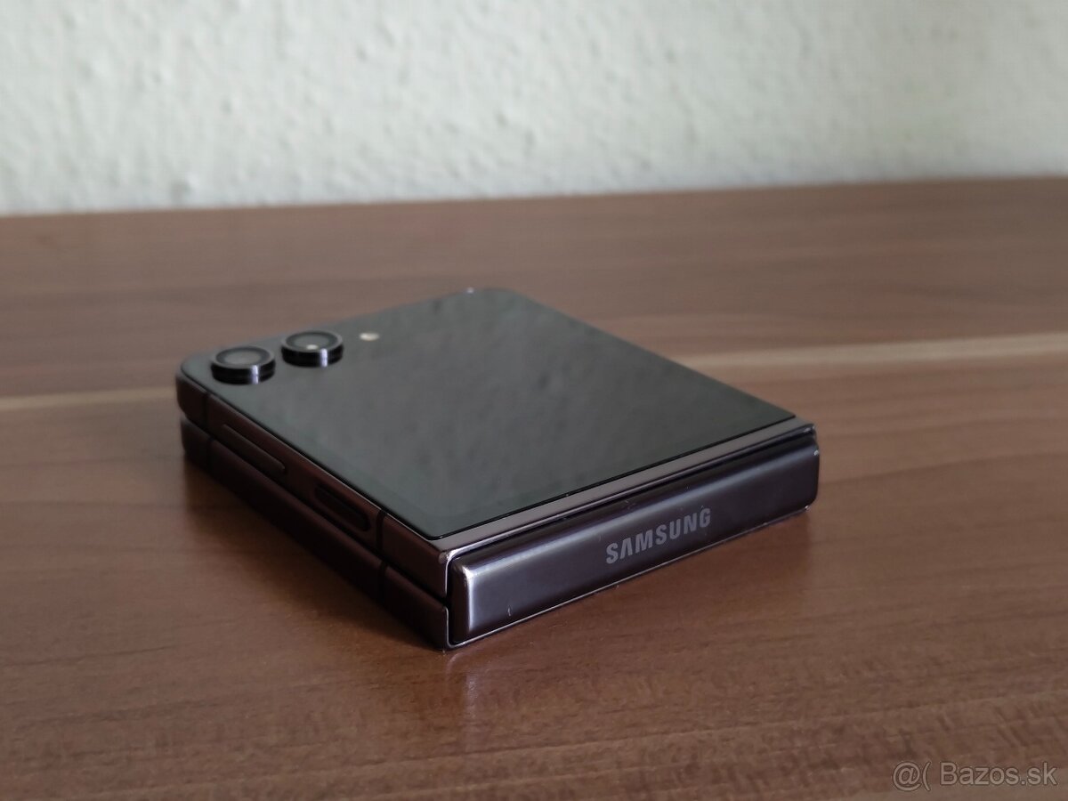 Samsung Galaxy Z Flip5 - 6