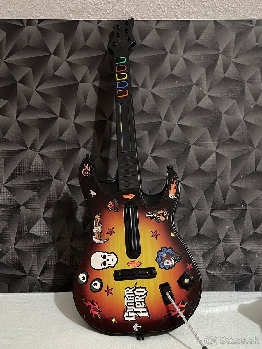 Xbox 360 + 2 ovládače + Kinect + hracia gitara - 6