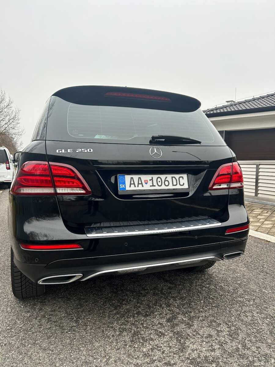 Predám Mercedes GLE 250 - 6