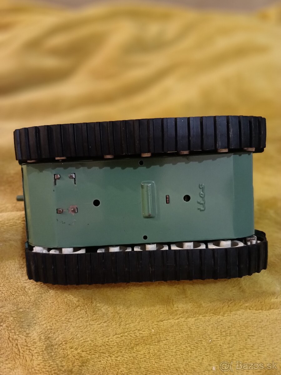 Stará hračka tank - 6