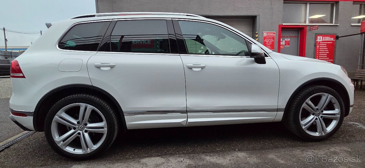Volkswagen Touareg 4.2 V8 TDI 250 kW R-LINE + EXCLUSIVE - 6