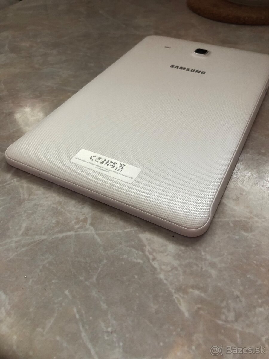 9.7” tablet Samsung Galaxy TAB E / 8GB Biely - 6