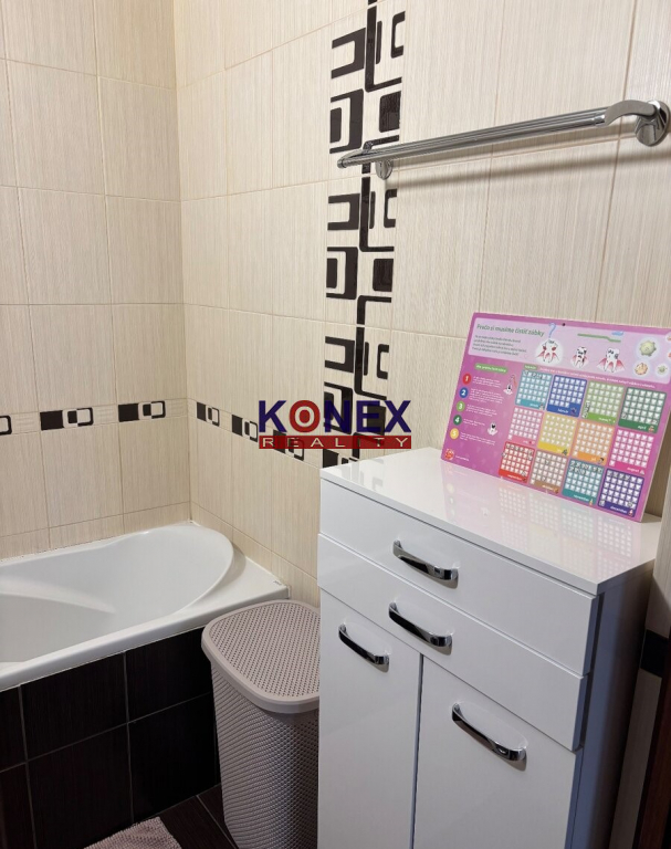 NA PREDAJ – 4-izbový byt TREBIŠOV - 6