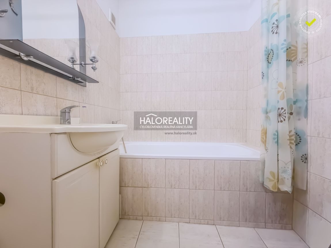 HALO reality - Prenájom, trojizbový byt Považská Bystrica, R - 6