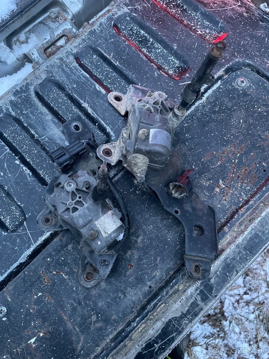 Diely z nissan patrol y61 - 6