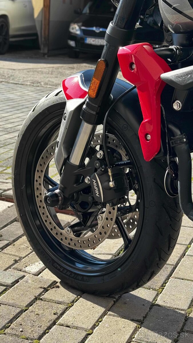 Triumph Trident 660 - 6