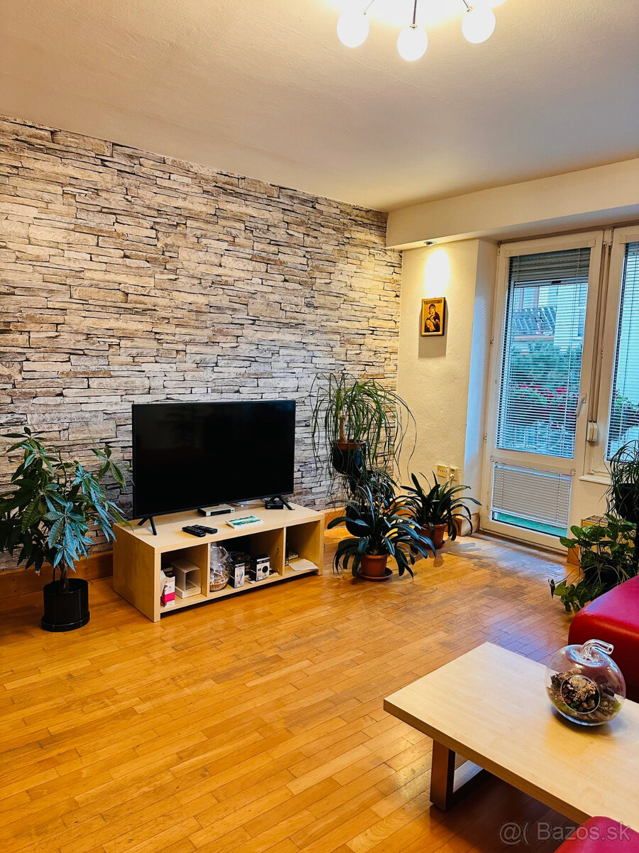 Veľký 3 izb byt KE - Sever, Mengusovská ul.., zariadený - 6