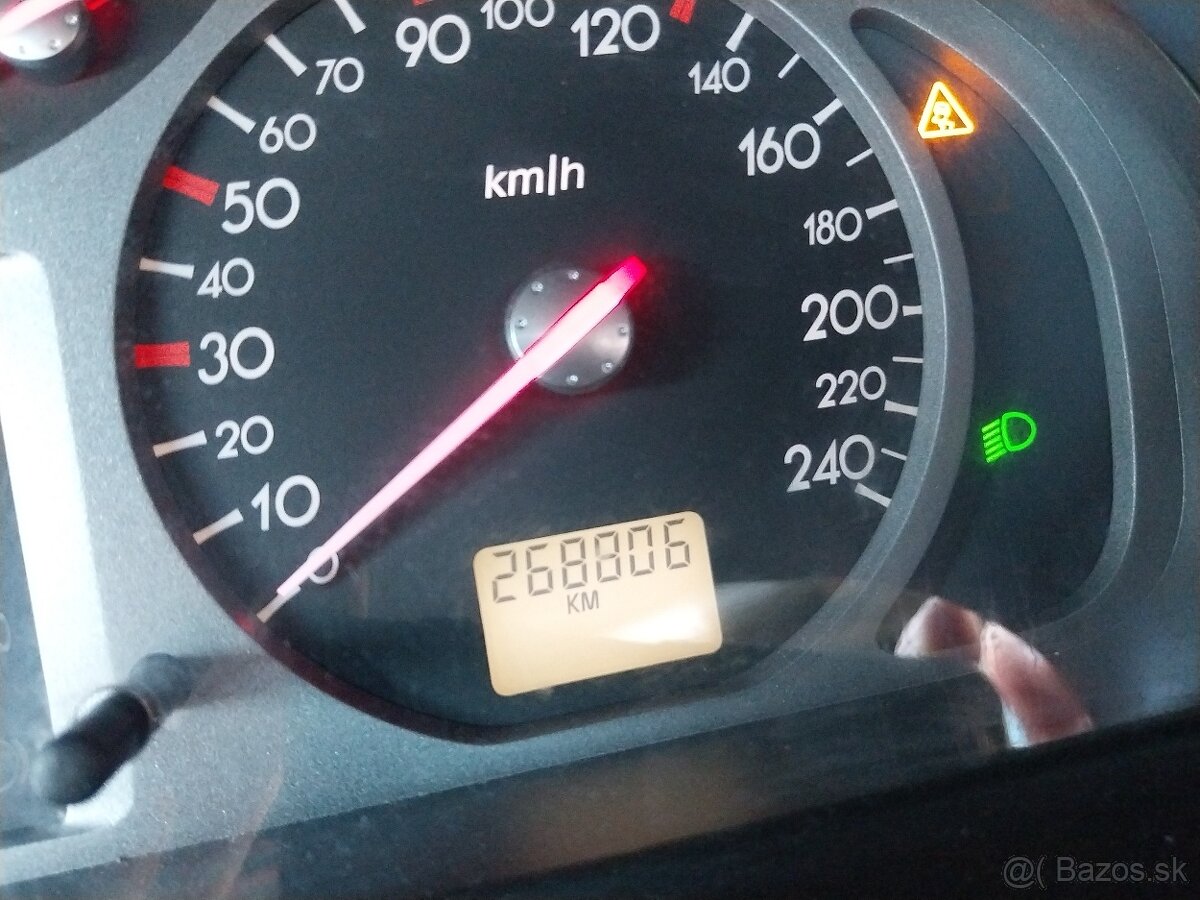 Predám Renault laguna II 1.9 dci 88kw - 6