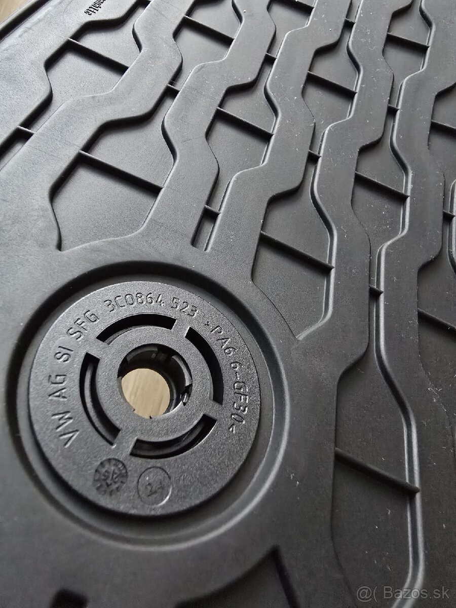 VW Multivan T7 gumové rohože - 6