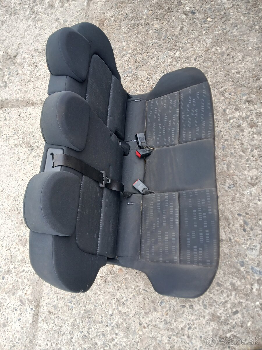 Mitsubishi Colt CZ3 - sedačky - 6