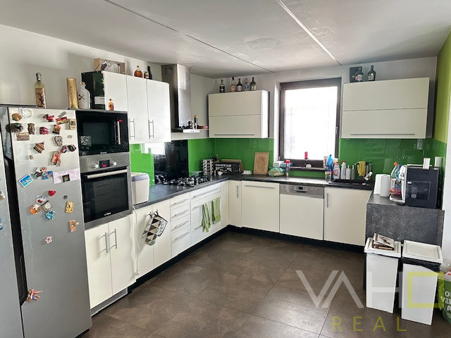 ,,ZNÍŽENÁ CENA ,,NA PREDAJ Luxusný rodinný dom - 6