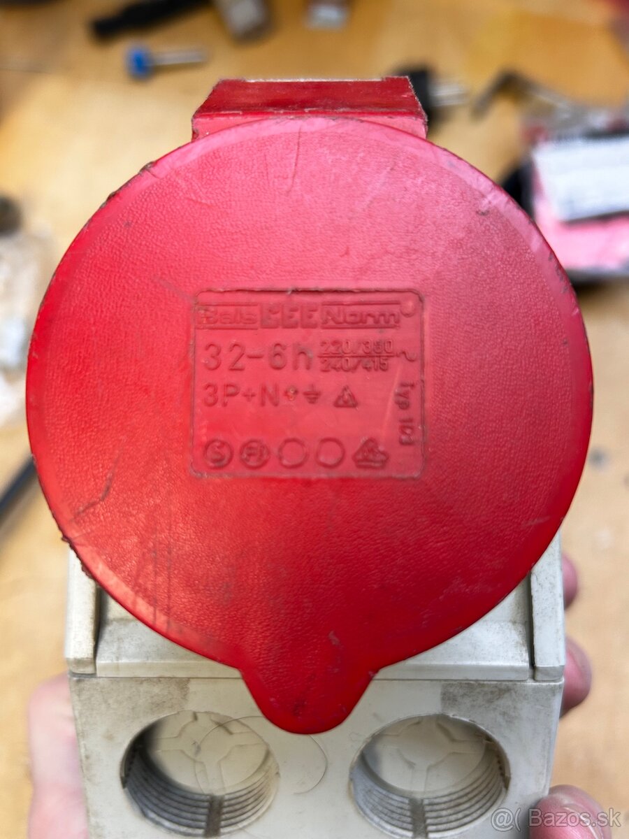 Zásuvka a zástrčka na 380 V - 6