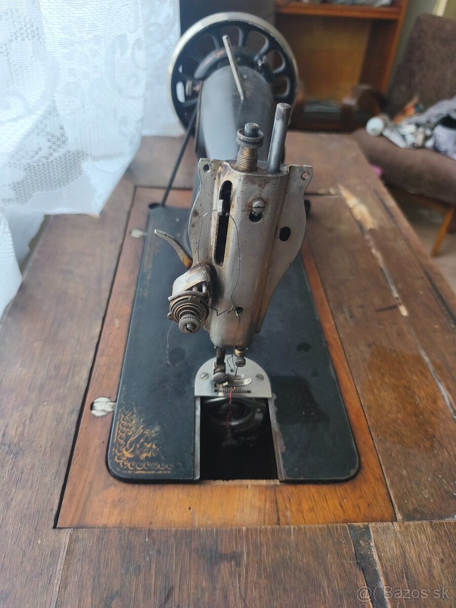 Šijací stroj ROYAL - 6