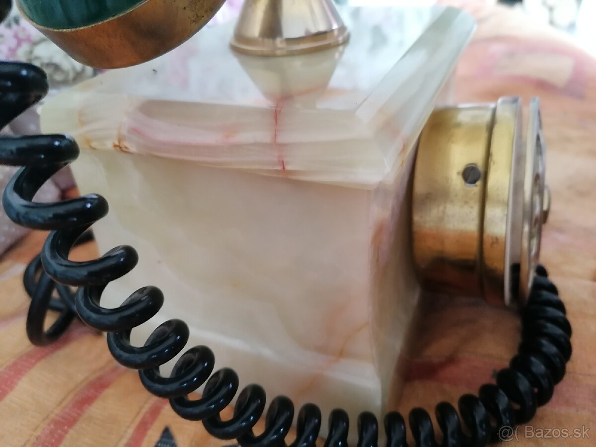 Rustikálny starý telefón - 6