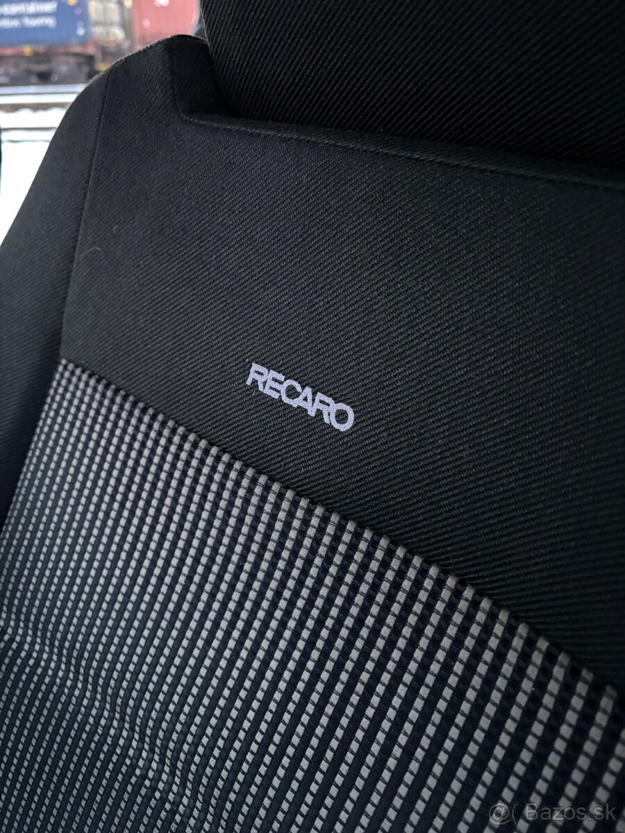 Volkswagen Golf 4 1.9TDi ARL Nová STK - 6