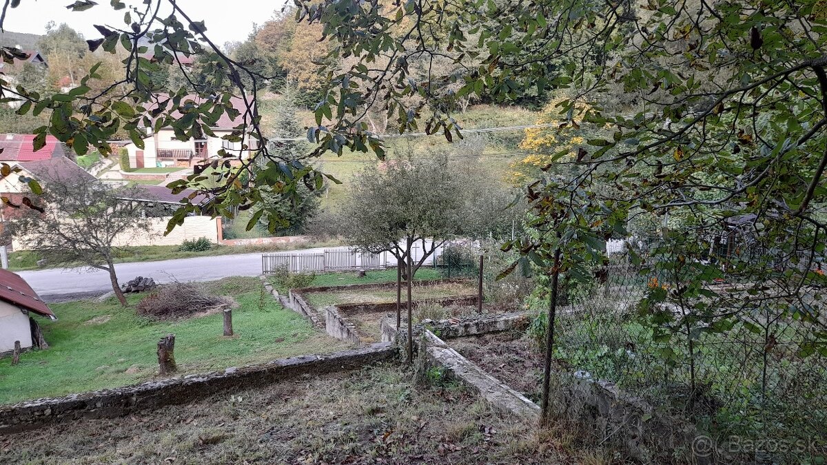 EXKLUZÍVNE na predaj stavebný pozemok, 303m2, Zlatá Idka - 6