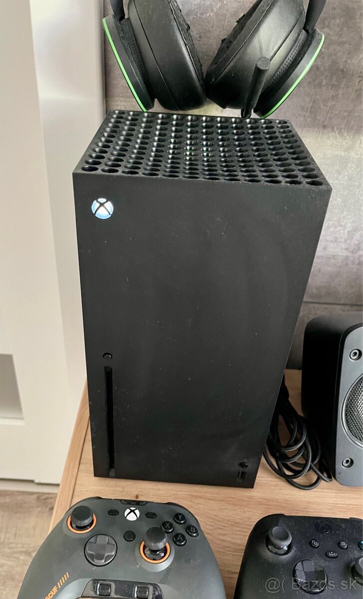 Xbox Series X + Xbox Headset + Scuf Valor Pro - 6