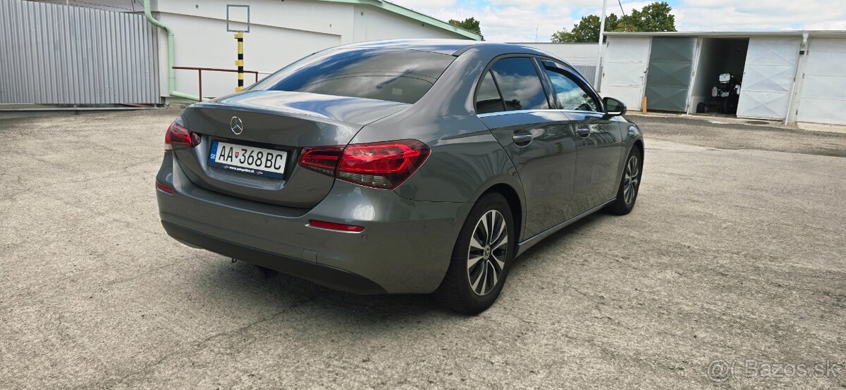 Mercedes-Benz A180D sedan - 6