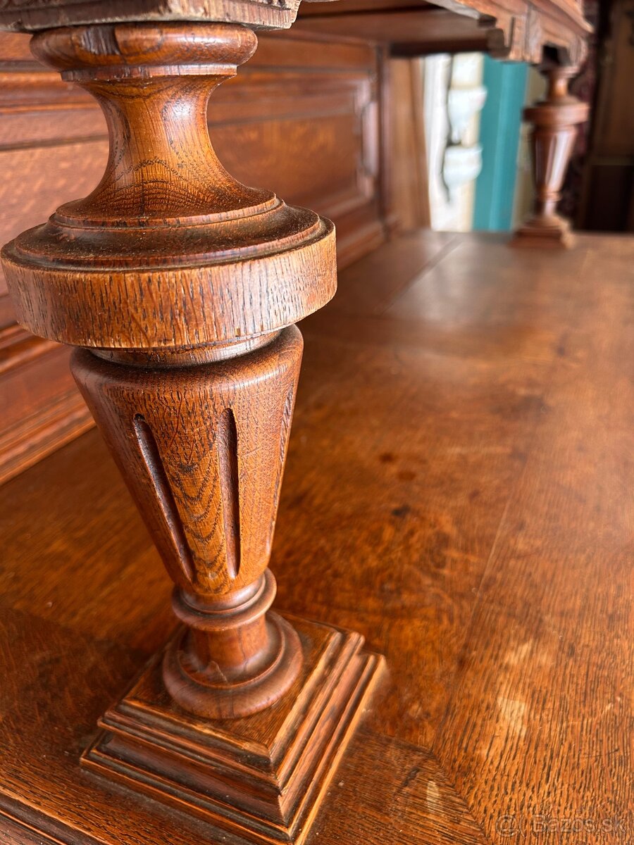 Historický príborník v rustikálnom štýle - 6