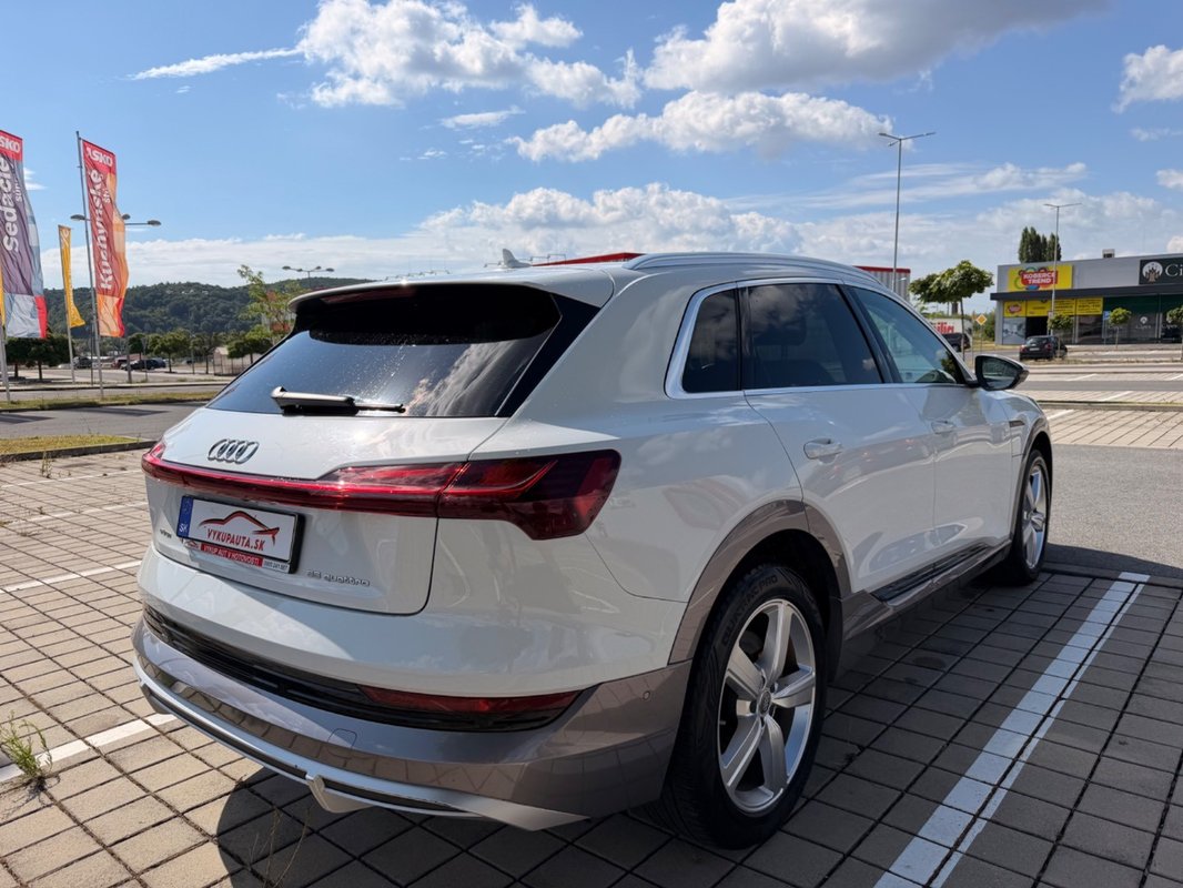 Audi E-tron 55 quattro S line - 6