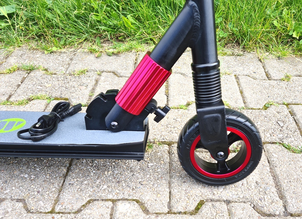 Predám skladaciu kolobežku elektrickú - - 6