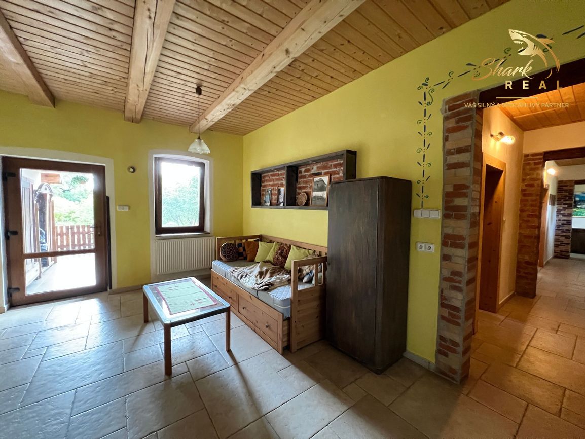 ZNÍŽENÁ CENA - Predaj usadlosti na samote v pokojnom prostr - 6