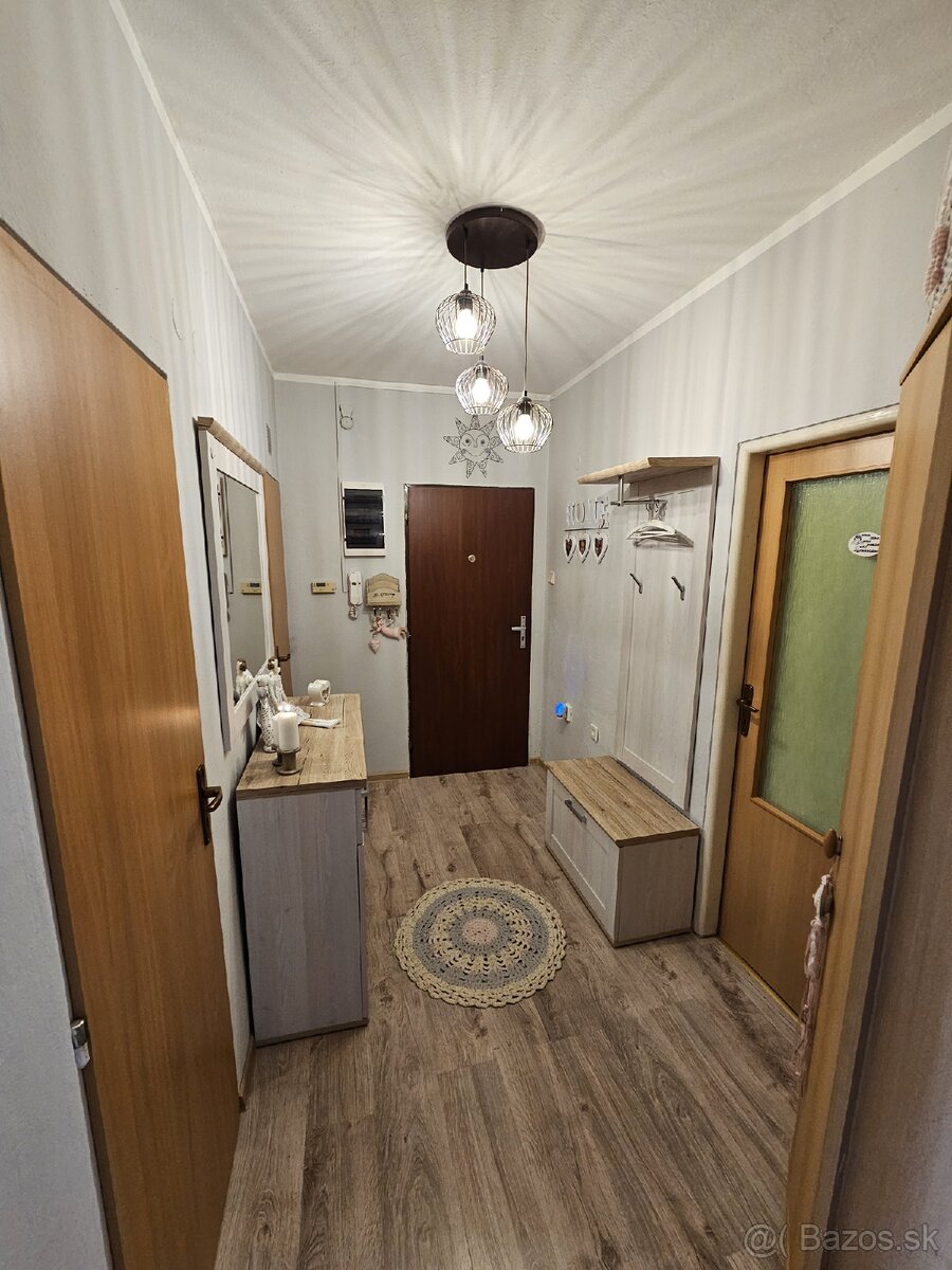 Prenájom 3 izbového bytu - 6