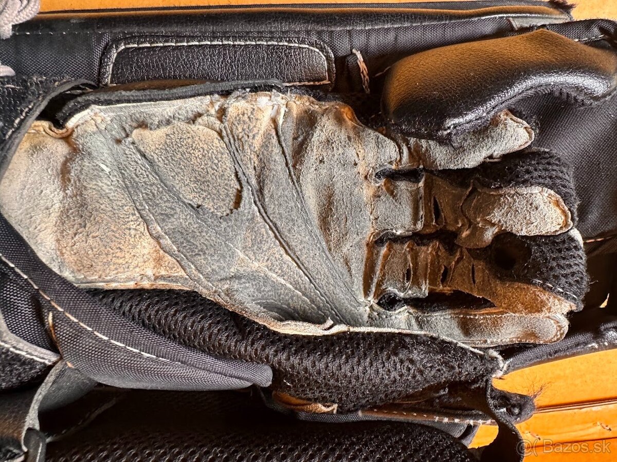 SET LAPAČKA A VYRÁŽEČKA REEBOK JR/INT - 6