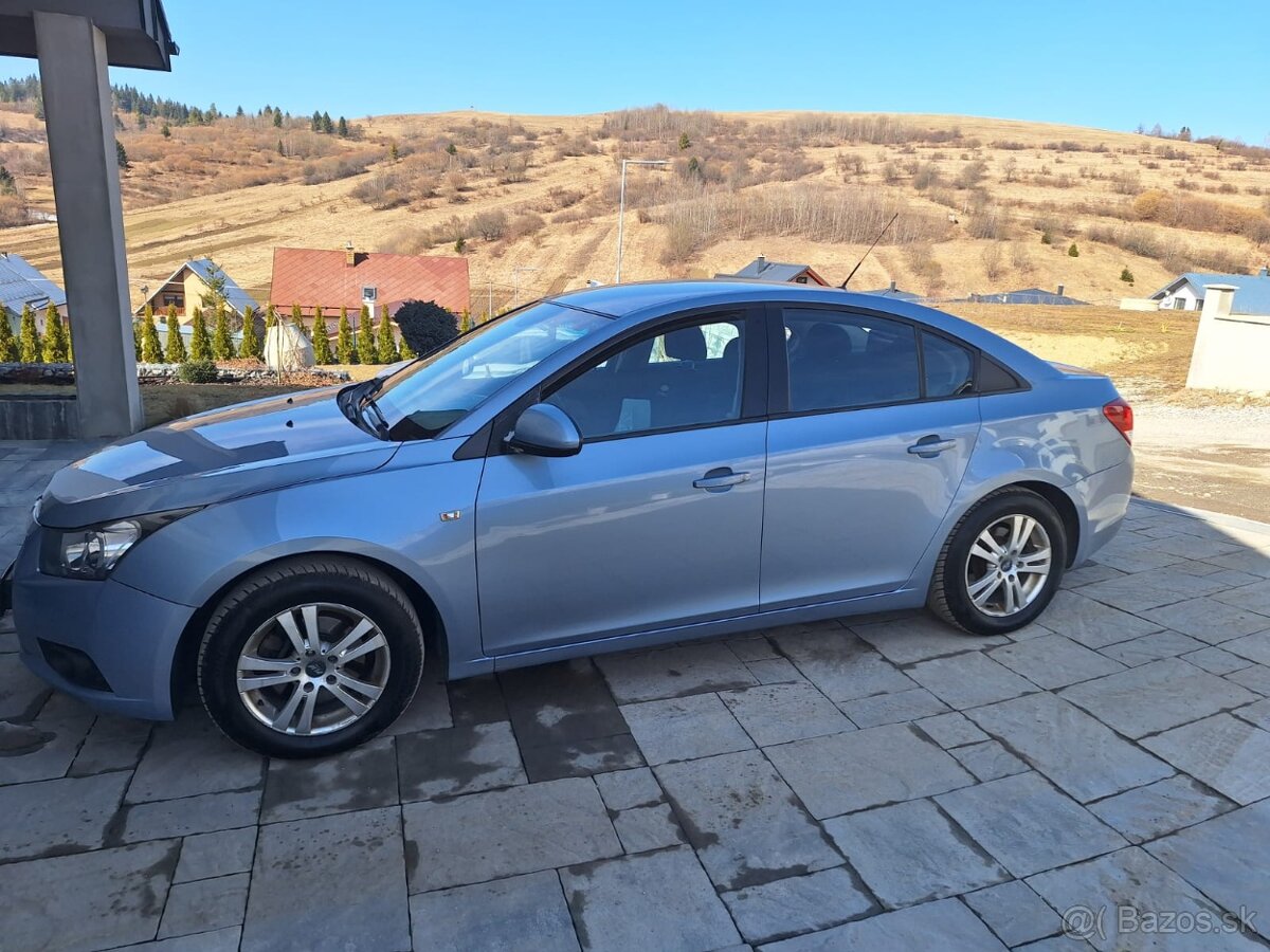 Predám CHEVROLETE CRUZE - 6