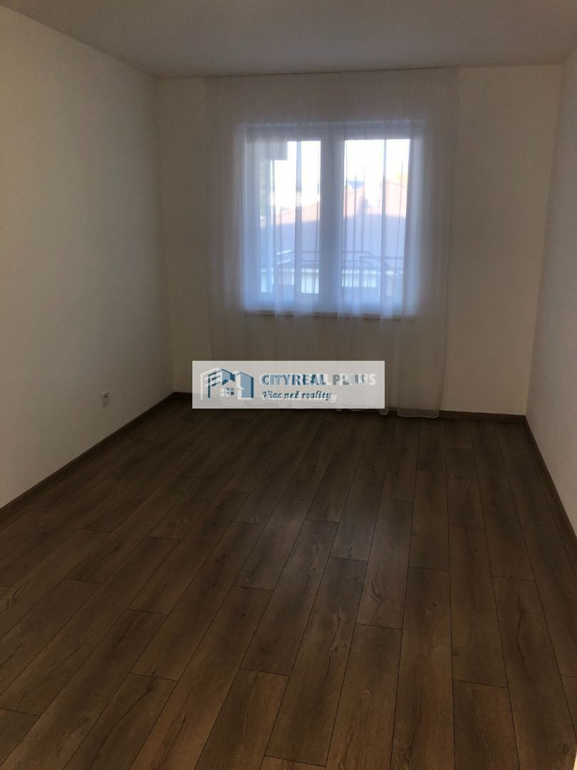 Prenajmem novostavbu 4-izbového rodinného domu Nitra - 6