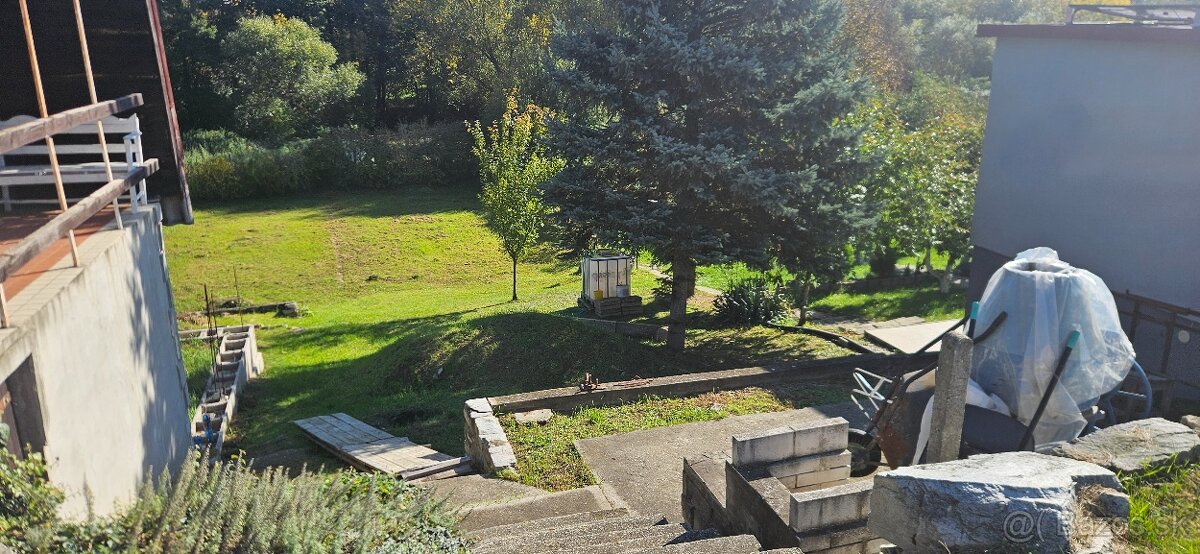 Rekreačný domček (chatka) s veľkým pozemkom - 6