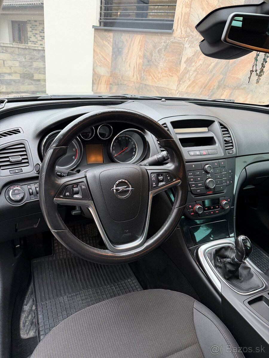 OPEL INSIGNIA SPORTS TOURER SW / 2,0 DIESEL MANUÁL - 6