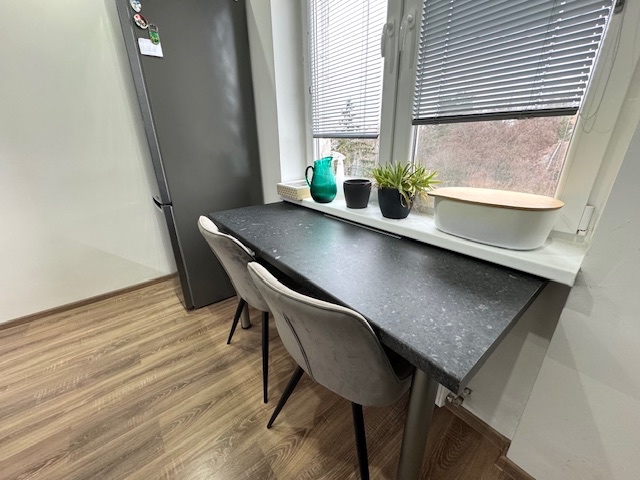 Na predaj 2 izbový tehlový byt v centre s garážou - 6