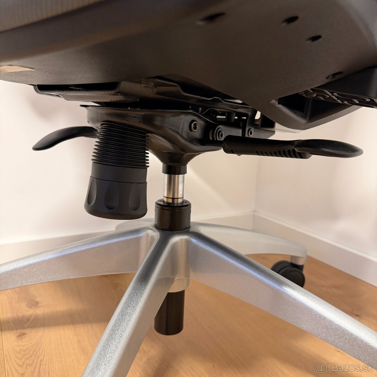 Kvalitná kancelárska stolička OfficePro - Ako nová - 6