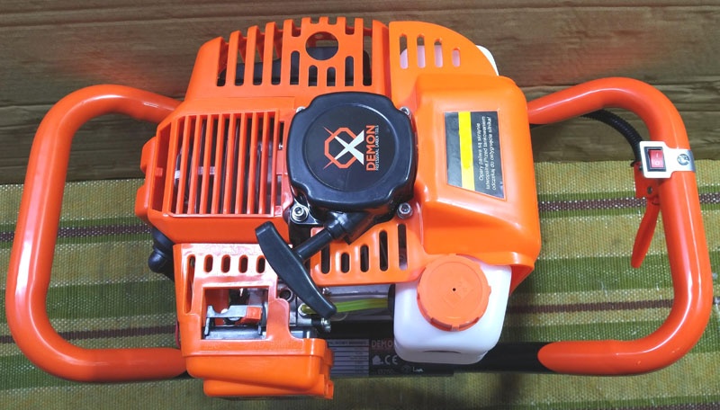 Motorový pôdny zemný vrták jamkovač s príslušenstvom - 6