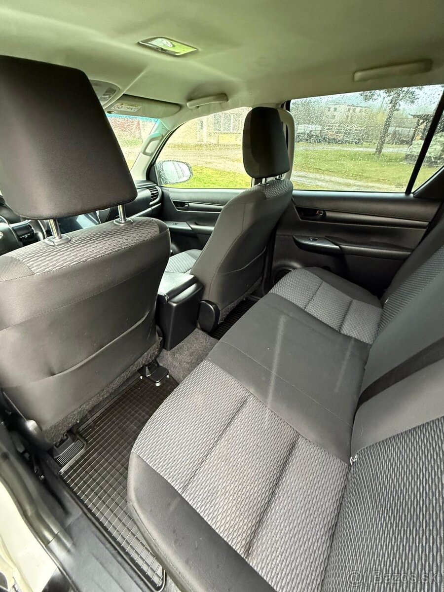 Toyota Hilux DC 2.4 I D-4D 4x4 - 6