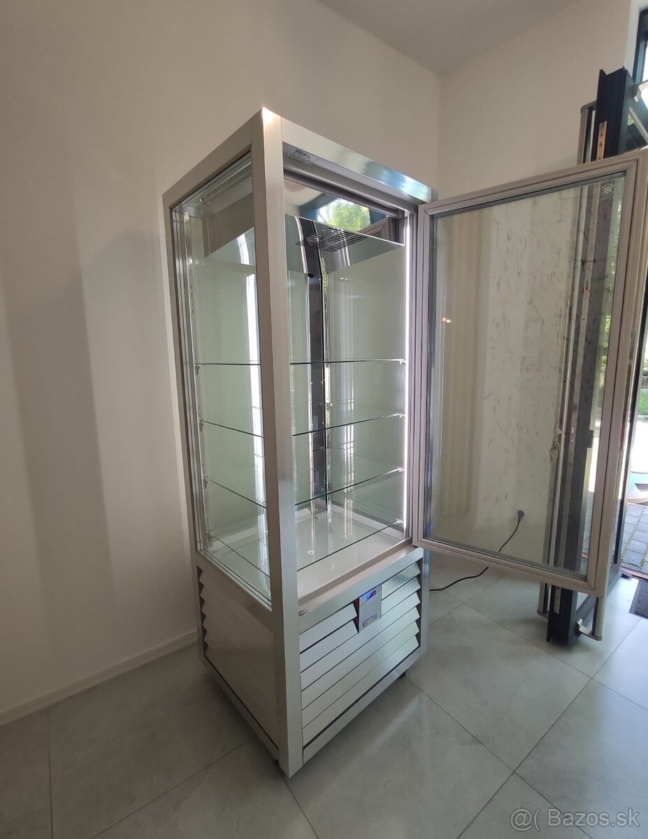 Panoramatická chladiaca a mraziaca vitrína Silfer - 6