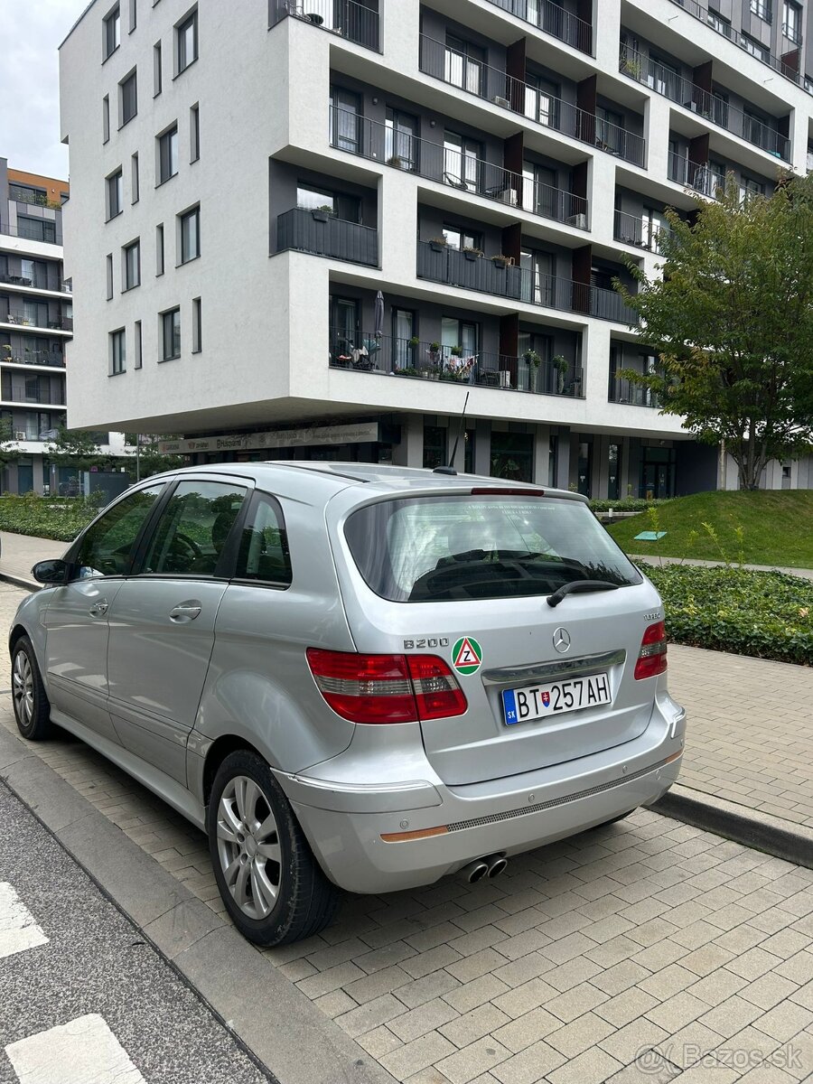 Mercedes B200 Turbo - 6