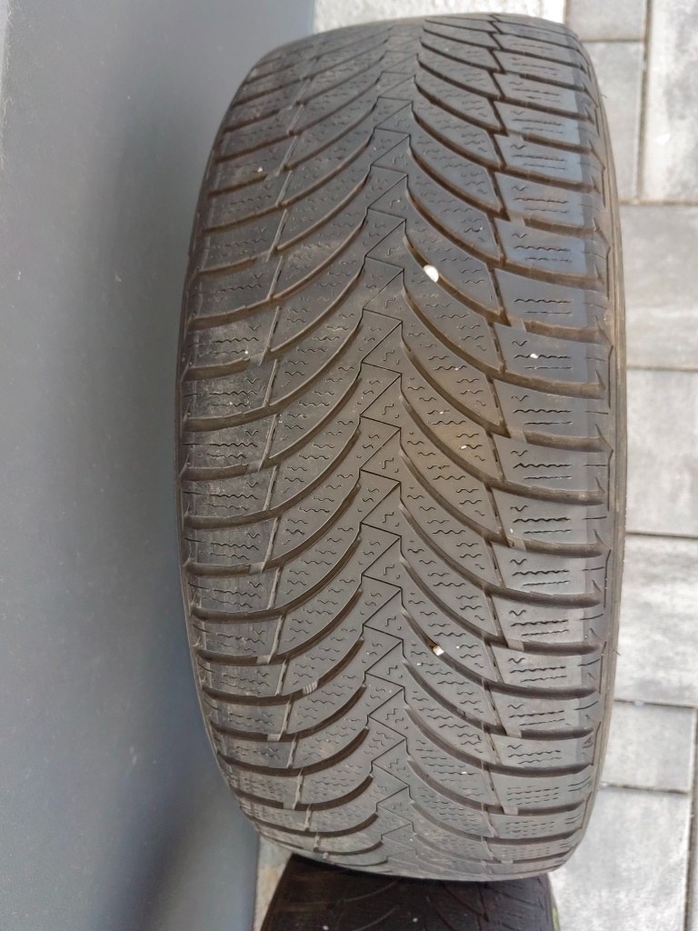 PREDAJ ZIMNÝCH PNEUMATÍK 205/55 R 16 - 6