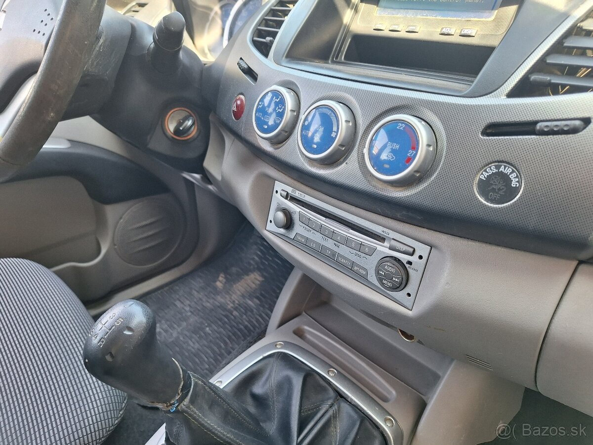 MITSUBISHI L200 4X4 NOVÁ STK EK 2027 KLÍMA ŤAŽNÉ - 6