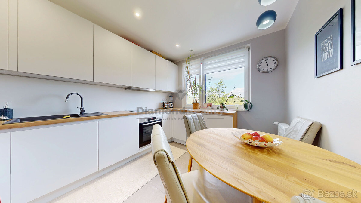 NA PREDAJ VEĽKÝ 4 IZBOVÝ BYT - 96 M2 - DVE LODŽIE, VIEDENSKÁ - 6