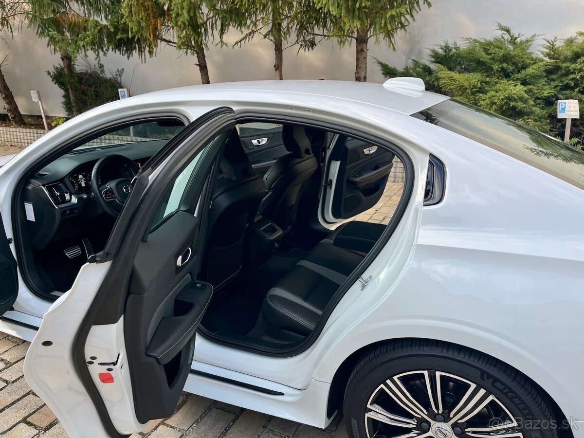 Volvo S60 B4 R-DESIGN 197PS rv.2022 - 6